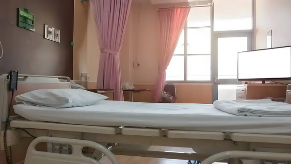 足协评议：参考国际足联裁判专家意见后，认定马纳法不是手球犯规